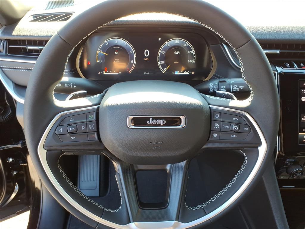 2025 Jeep Grand Cherokee Laredo X 4x4