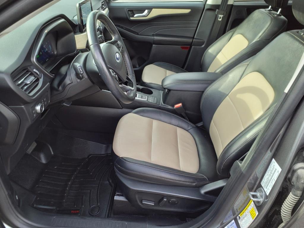 2021 Ford Escape Titanium