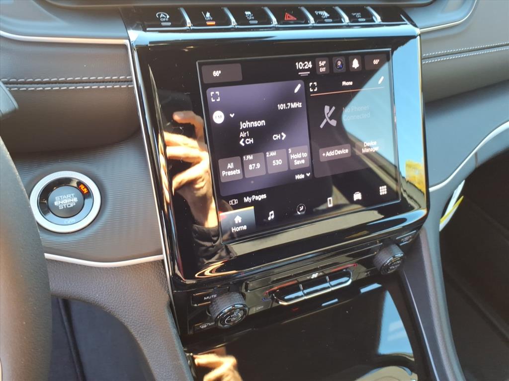 2025 Jeep Grand Cherokee Laredo X 4x4