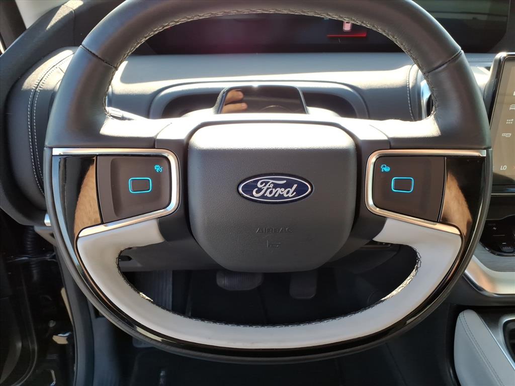 2025 Ford Expedition Platinum MAX