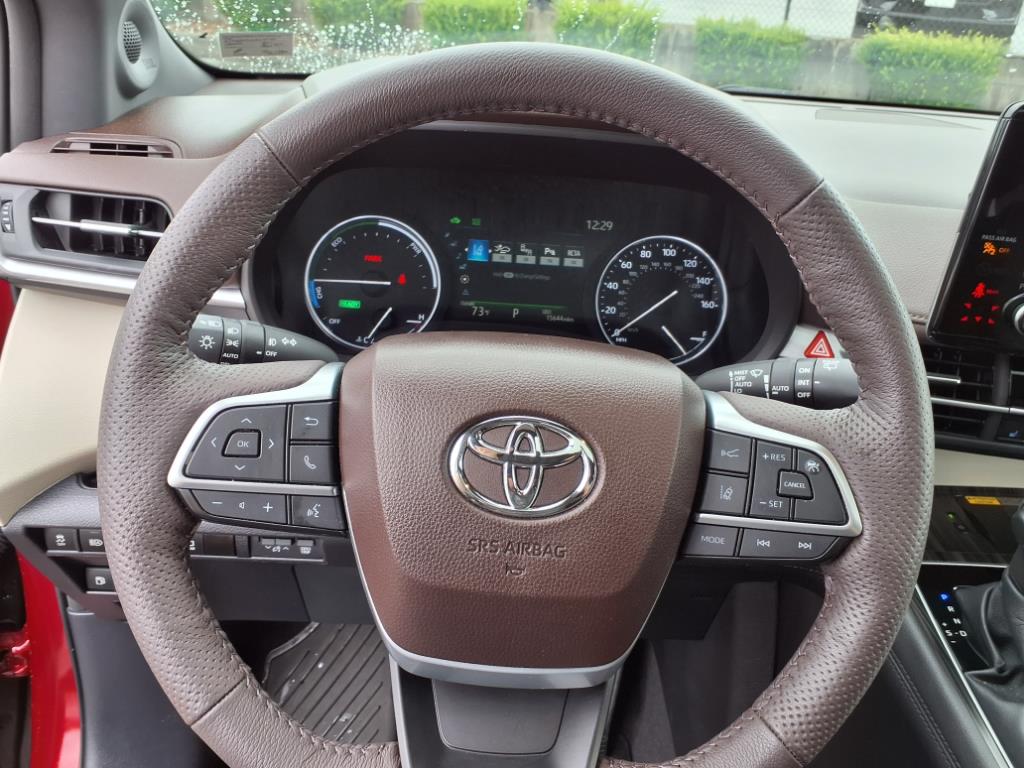 2024 Toyota Sienna Platinum 7-Passenger