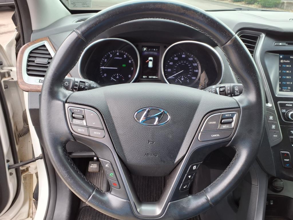 2017 Hyundai SANTA FE SE