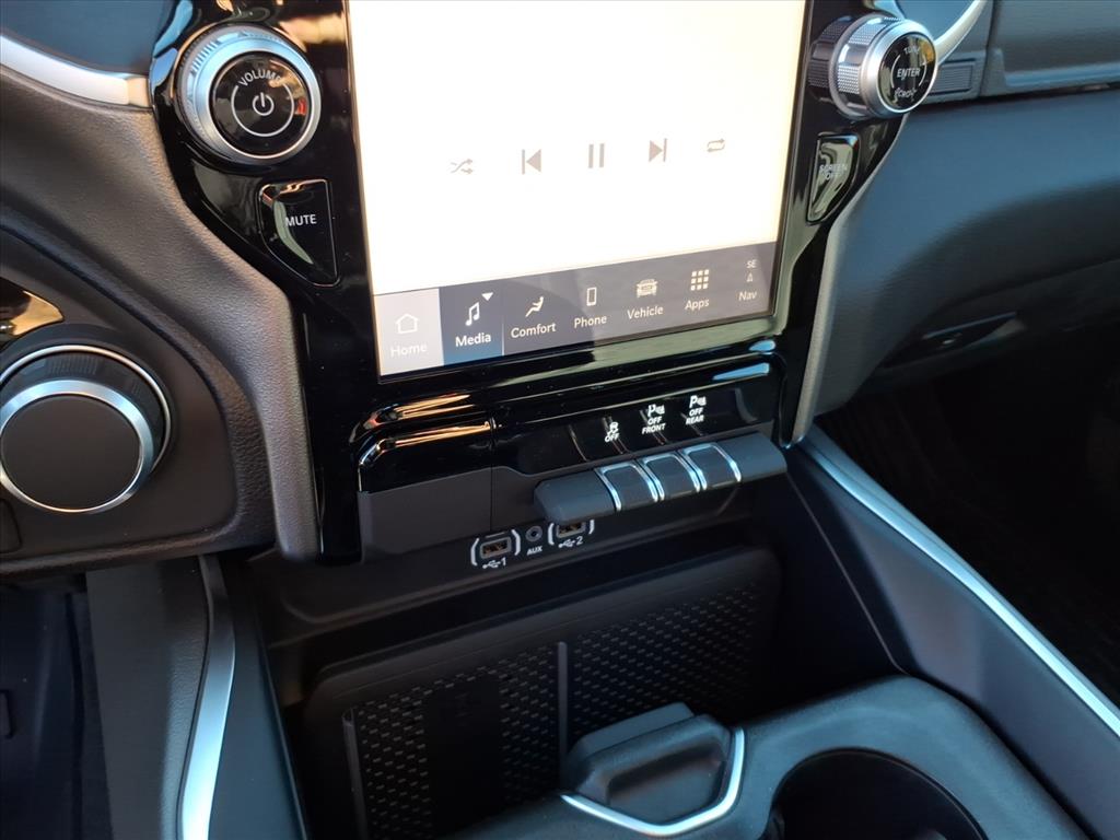 2026 Ram 1500 Big Horn Crew Cab 4x4 5'7" Box