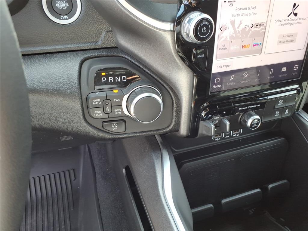 2025 Ram 1500 Big Horn Crew Cab 4x4 5'7" Box