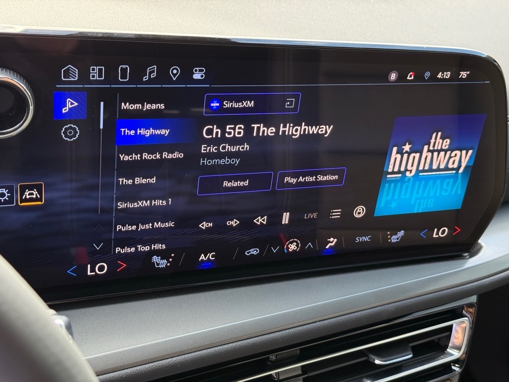 2024 Chevrolet Traverse AWD LT