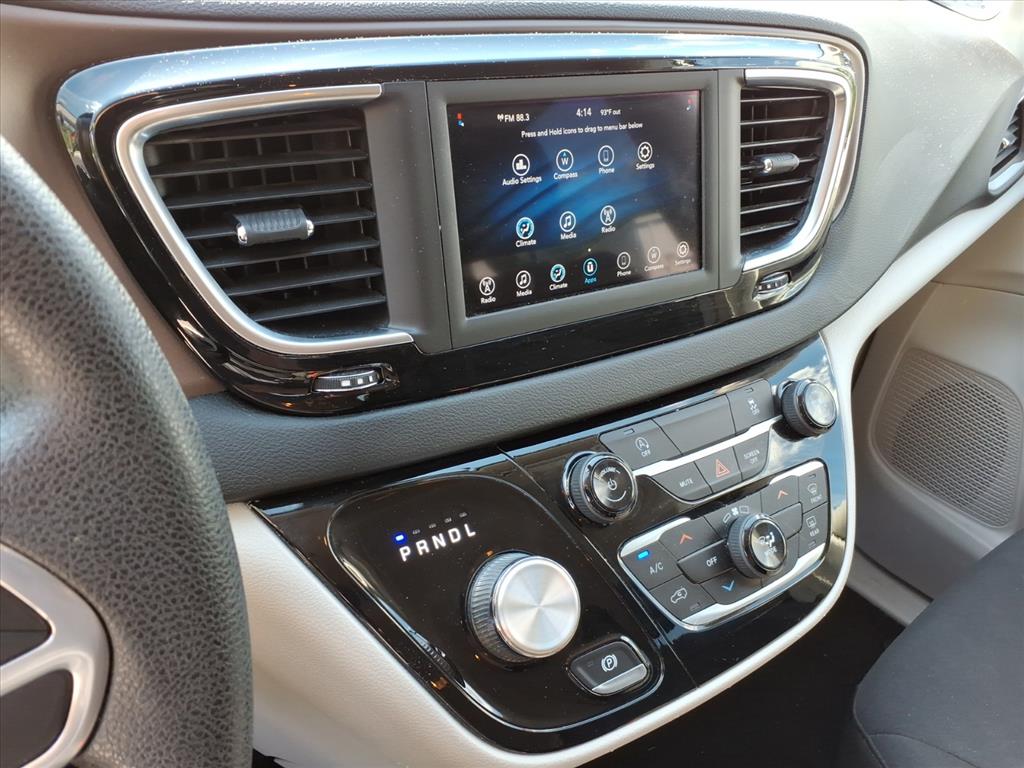 2021 Chrysler Voyager L