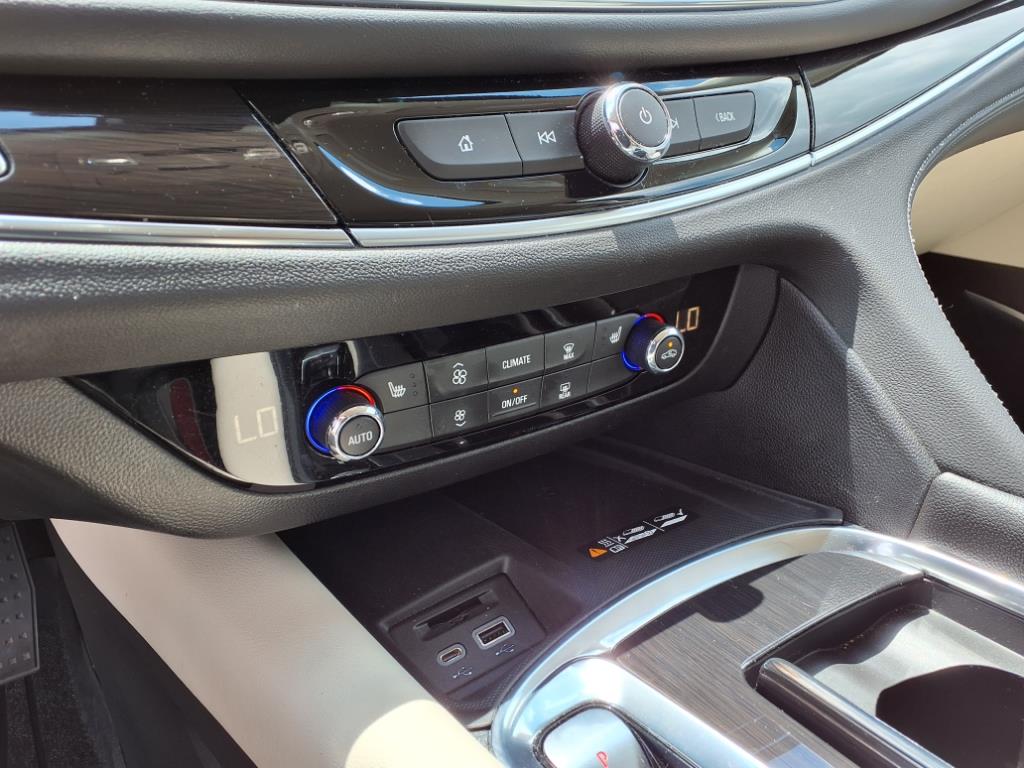 2022 Buick Enclave Essence