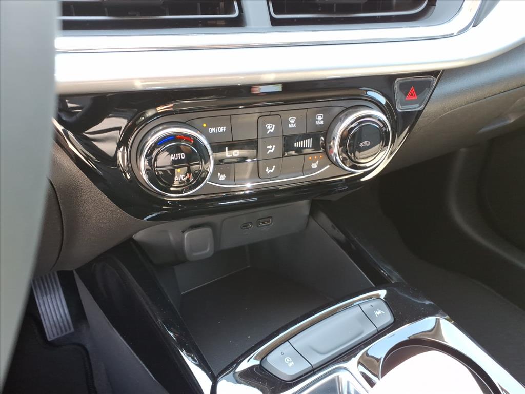 2026 Chevrolet Trax FWD LT