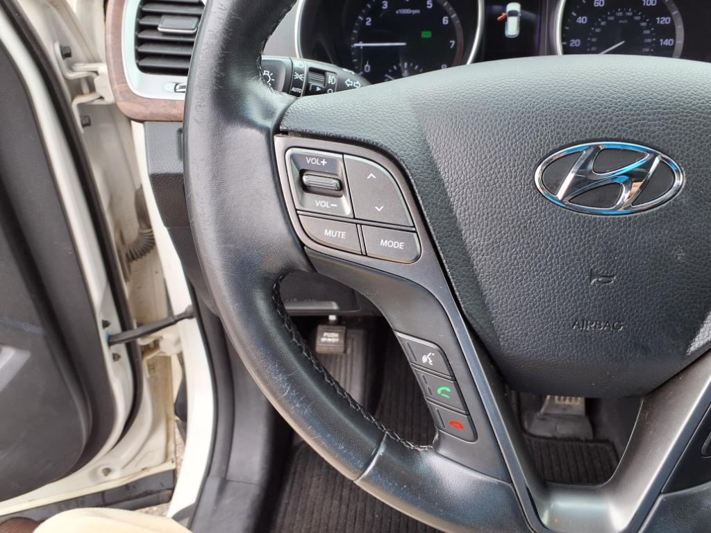 2017 Hyundai SANTA FE SE