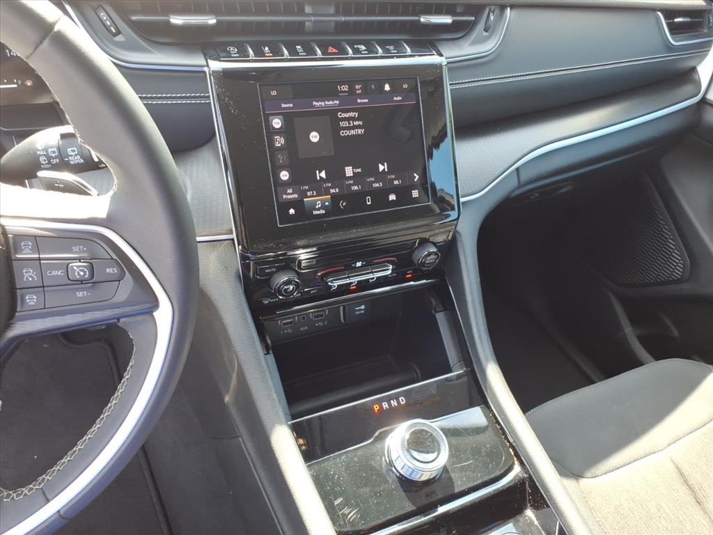 2023 Jeep Grand Cherokee L Laredo 4x4