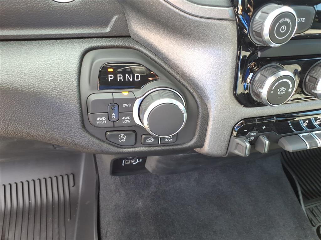 2026 Ram 1500 Warlock Crew Cab 4x4 5'7" Box
