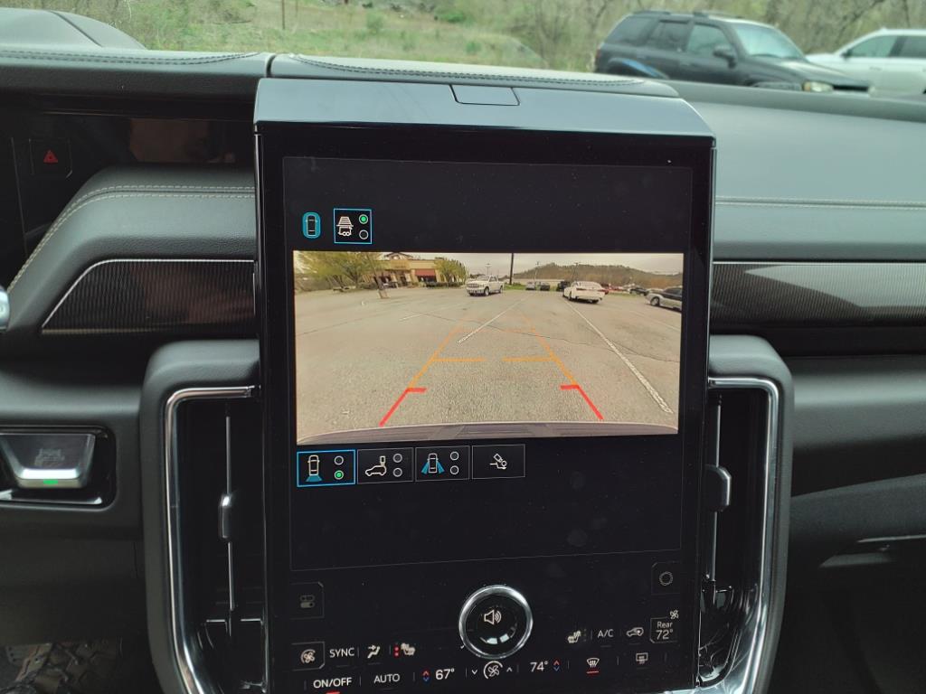 2025 GMC Yukon Elevation