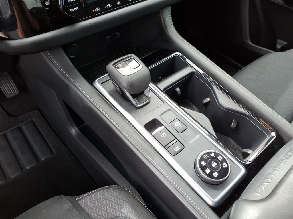 2025 Nissan Pathfinder SV 4WD