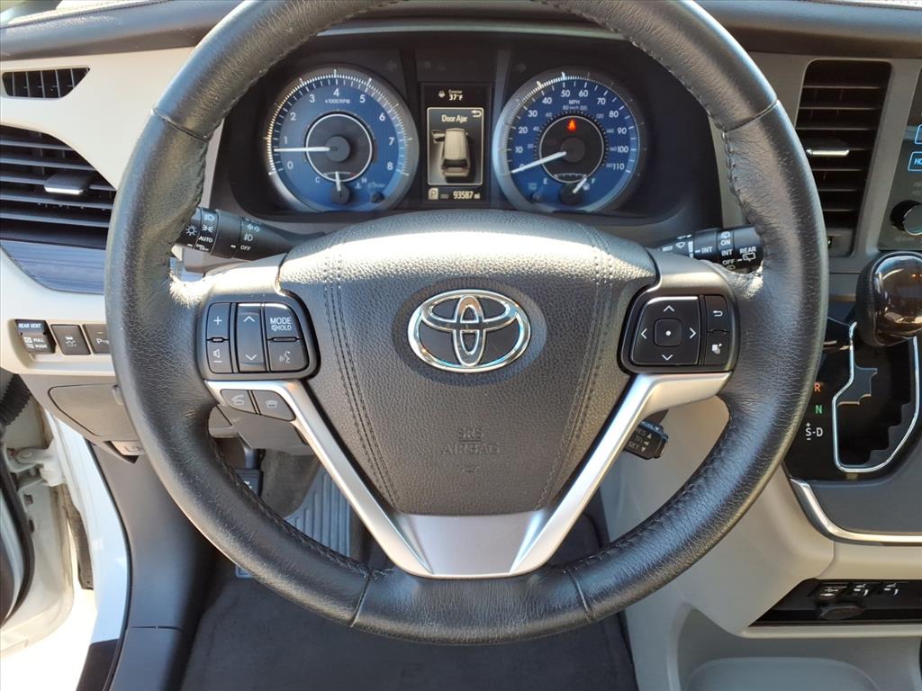 2017 Toyota Sienna XLE 7 Passenger