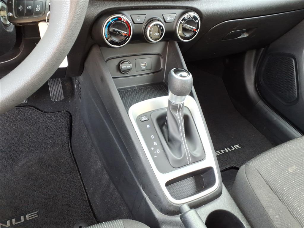 2020 Hyundai Venue SE