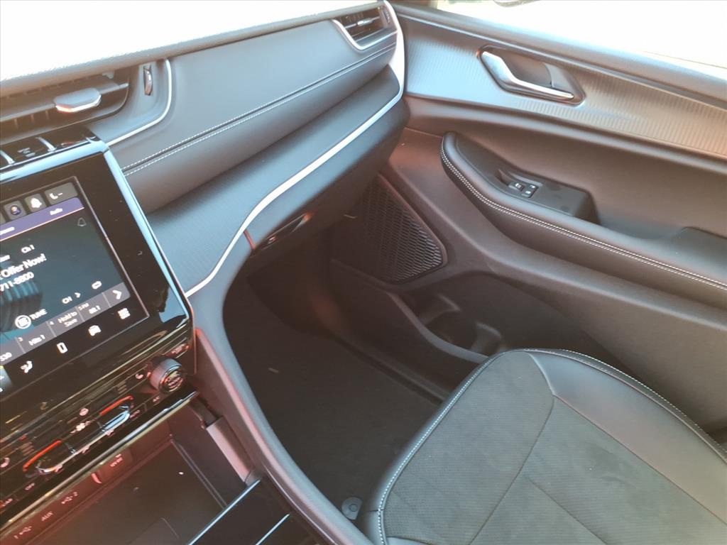 2025 Jeep Grand Cherokee Altitude 4x4