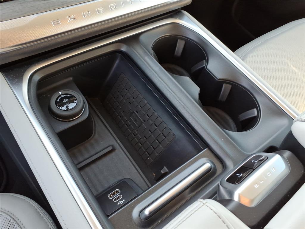 2025 Ford Expedition Platinum MAX