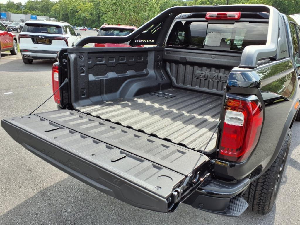 2025 GMC Canyon AT4