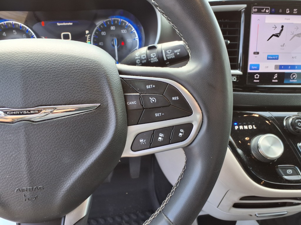 2022 Chrysler Pacifica Touring L
