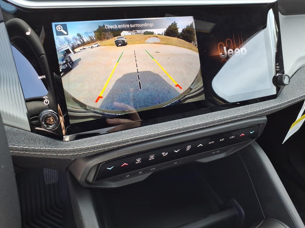 2026 Jeep Cherokee Laredo 4x4