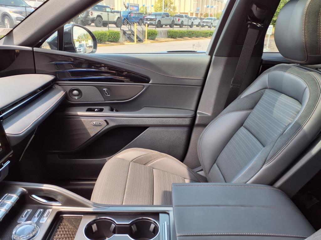 2025 Lincoln Nautilus Hybrid Reserve