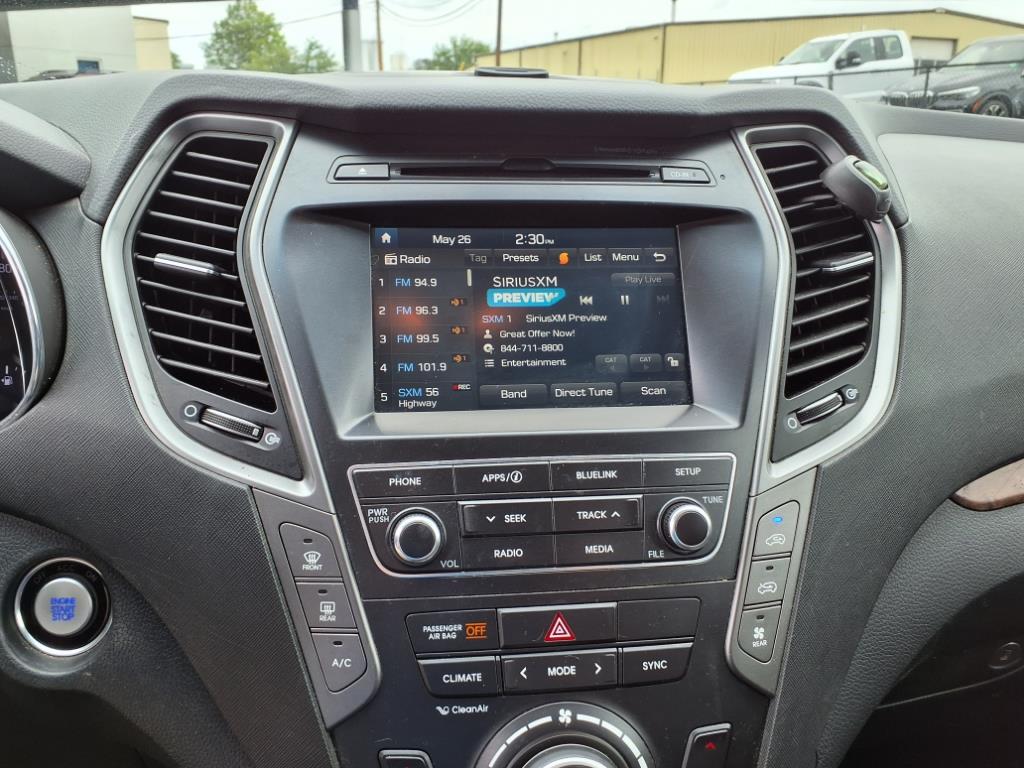 2017 Hyundai SANTA FE SE