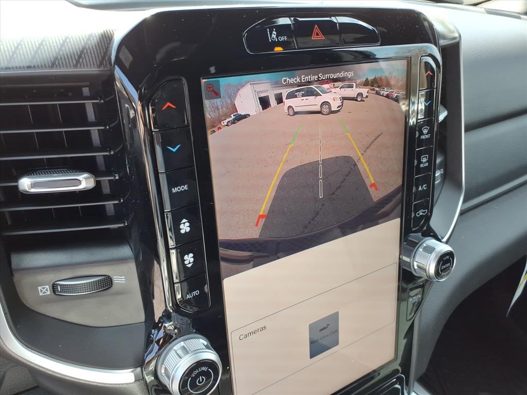 2026 Ram 1500 Big Horn Crew Cab 4x4 5'7" Box