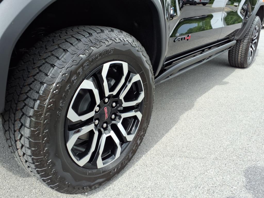 2025 GMC Canyon AT4