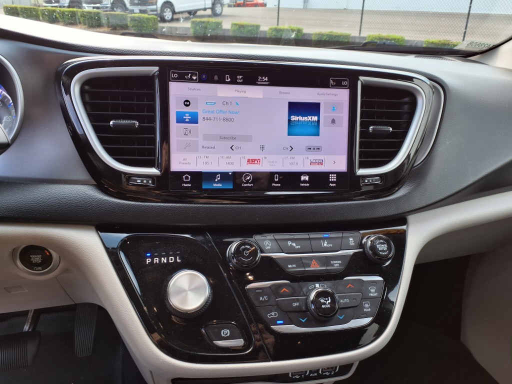 2022 Chrysler Pacifica Touring L
