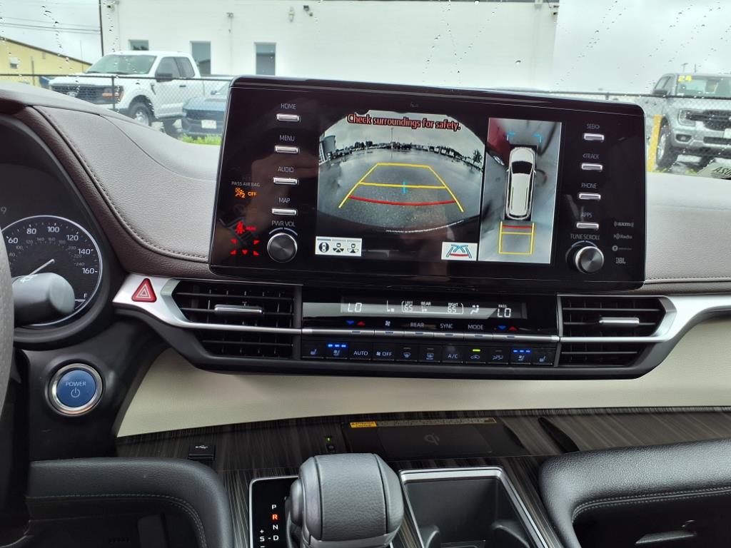 2024 Toyota Sienna Platinum 7-Passenger