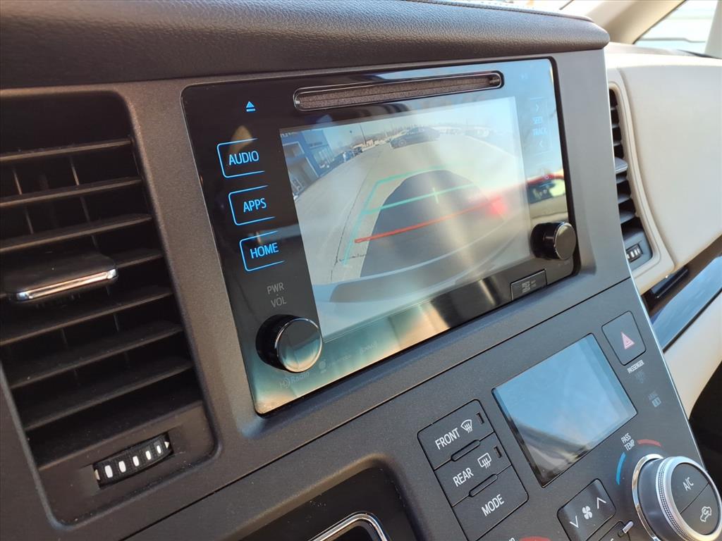 2017 Toyota Sienna XLE 7 Passenger