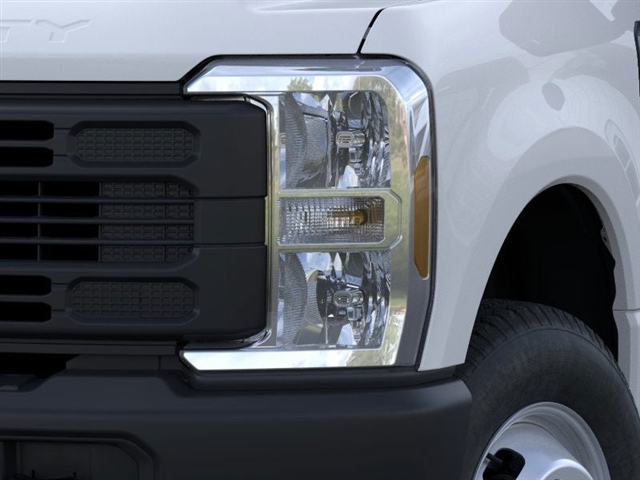 2025 Ford F-350 Super Duty XL