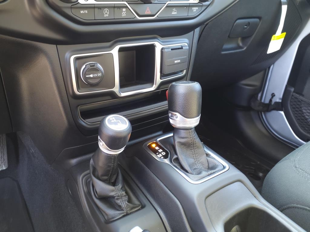 2022 Jeep Gladiator Sport