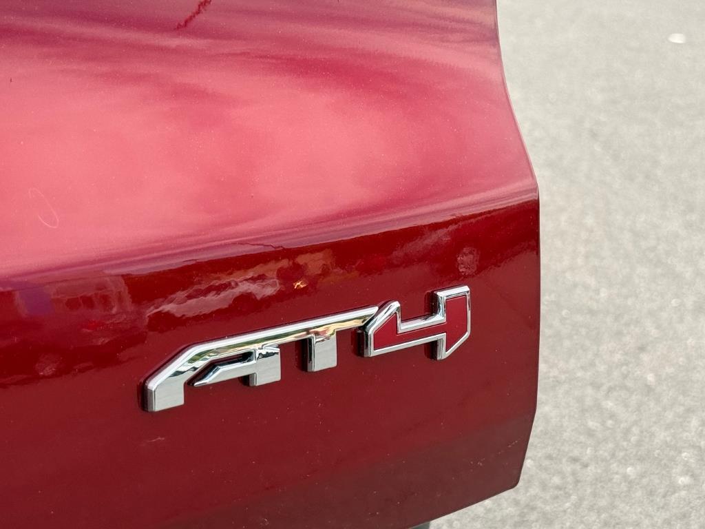 2025 GMC Acadia AT4