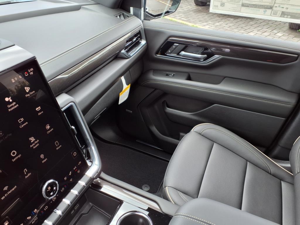 2025 GMC Yukon Elevation