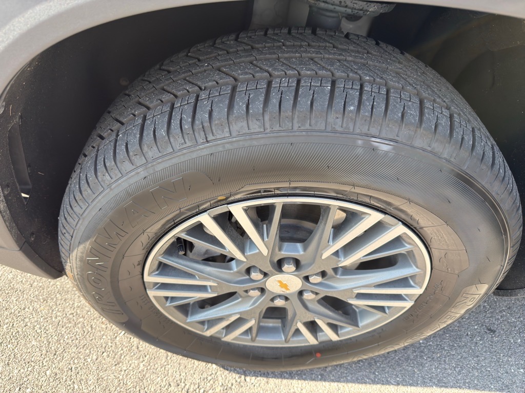 2025 Chevrolet Traverse AWD LT
