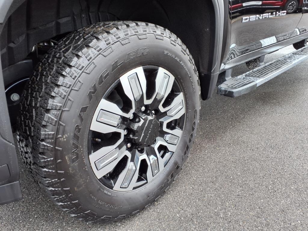 2025 GMC Sierra 2500HD Denali