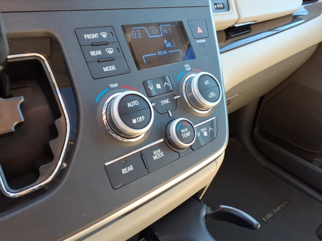 2017 Toyota Sienna XLE 7 Passenger