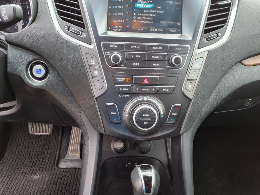 2017 Hyundai SANTA FE SE