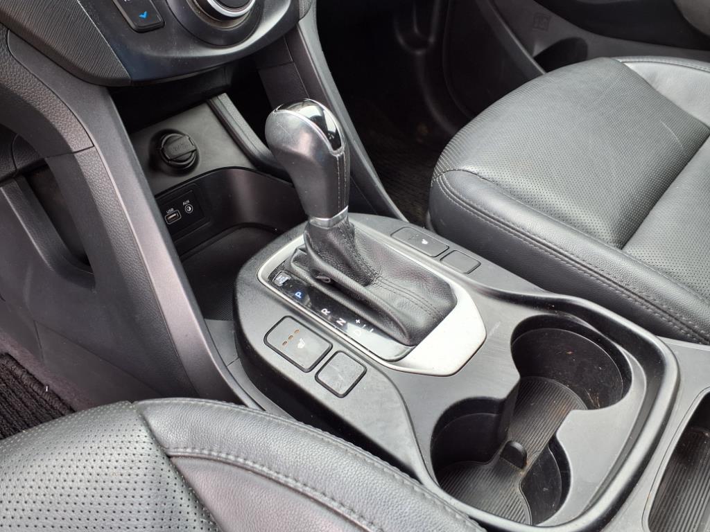 2017 Hyundai SANTA FE SE