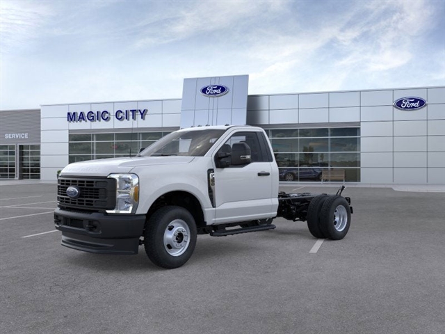 2025 Ford F-350 Super Duty XL