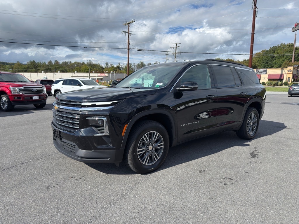 2025 Chevrolet Traverse AWD LT