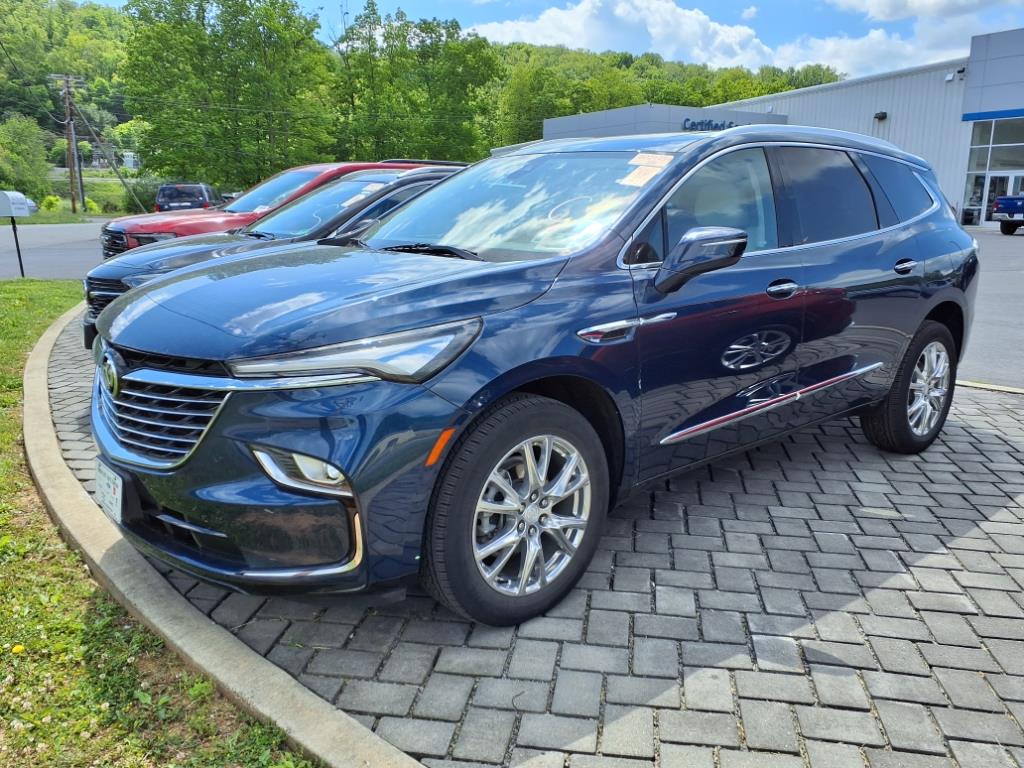 2022 Buick Enclave Essence