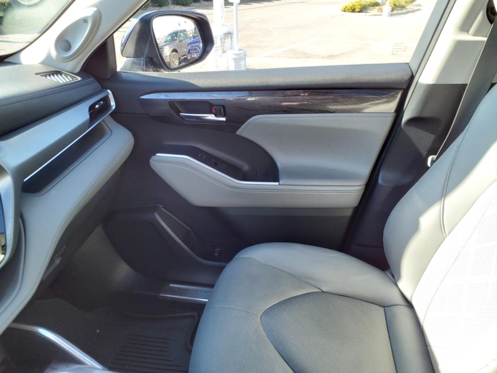 2021 Toyota Highlander Platinum
