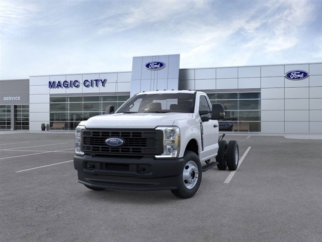 2025 Ford F-350 Super Duty XL