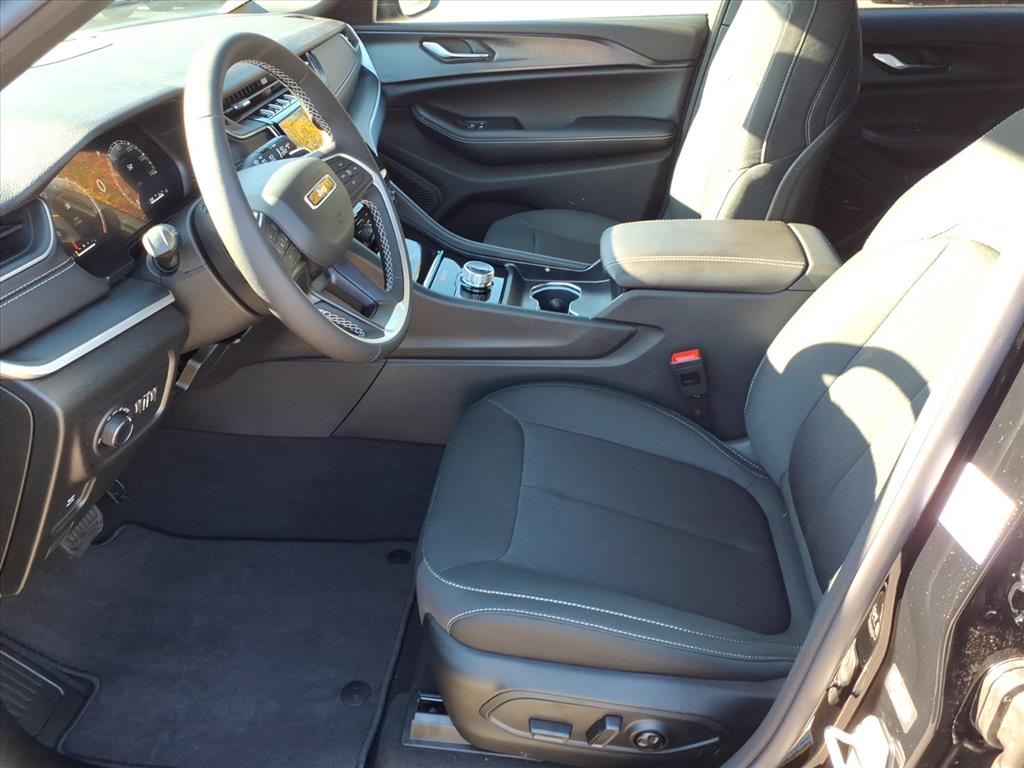 2025 Jeep Grand Cherokee Laredo X 4x4