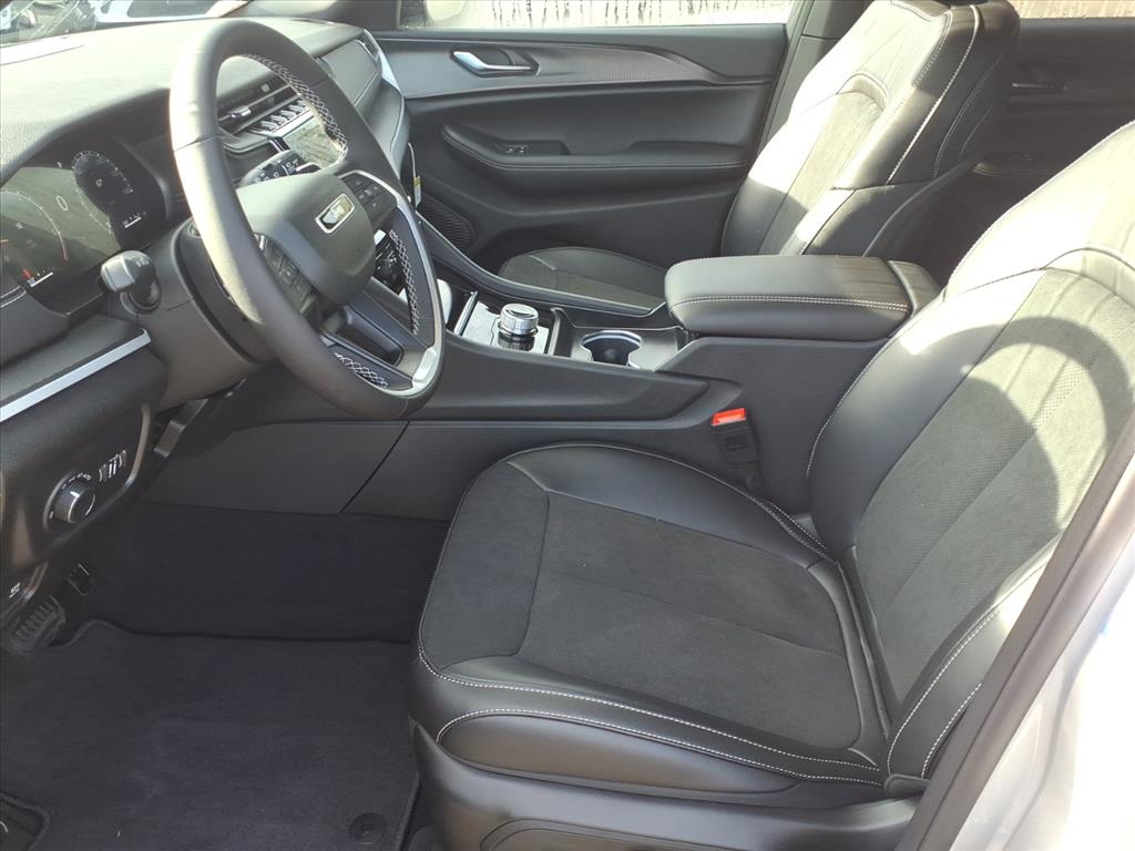 2025 Jeep Grand Cherokee Altitude 4x4
