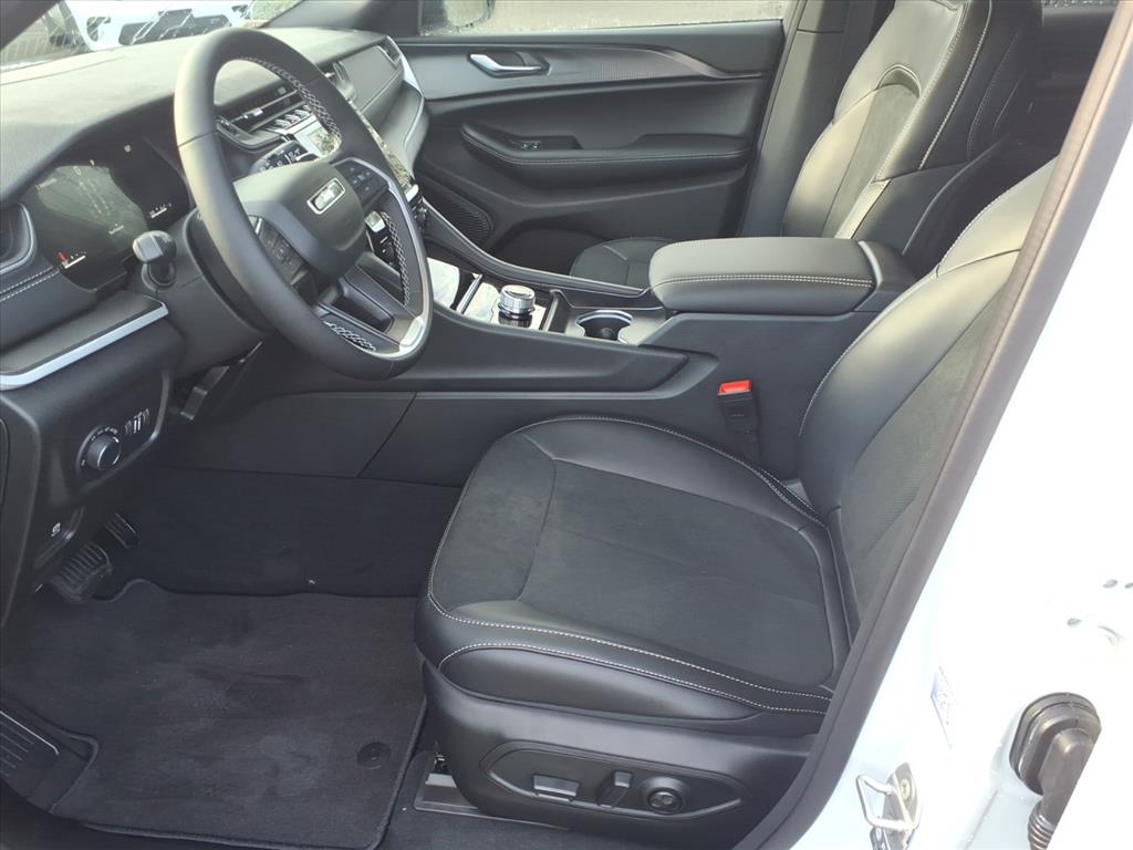 2025 Jeep Grand Cherokee Altitude X 4x4