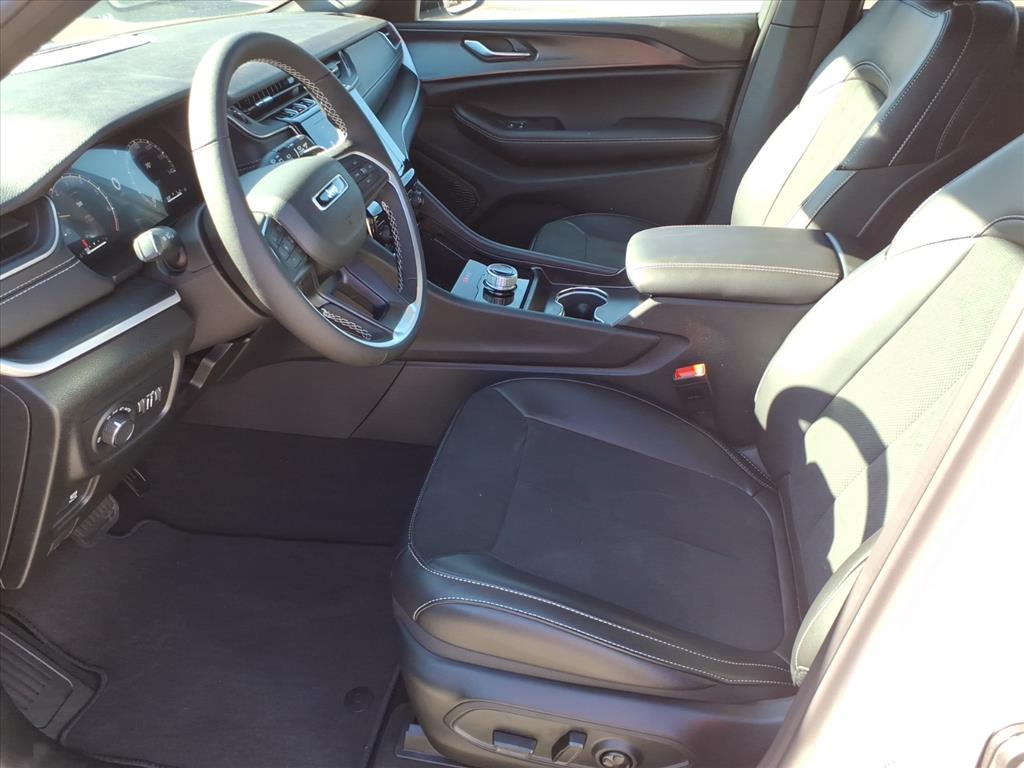 2025 Jeep Grand Cherokee Altitude 4x4