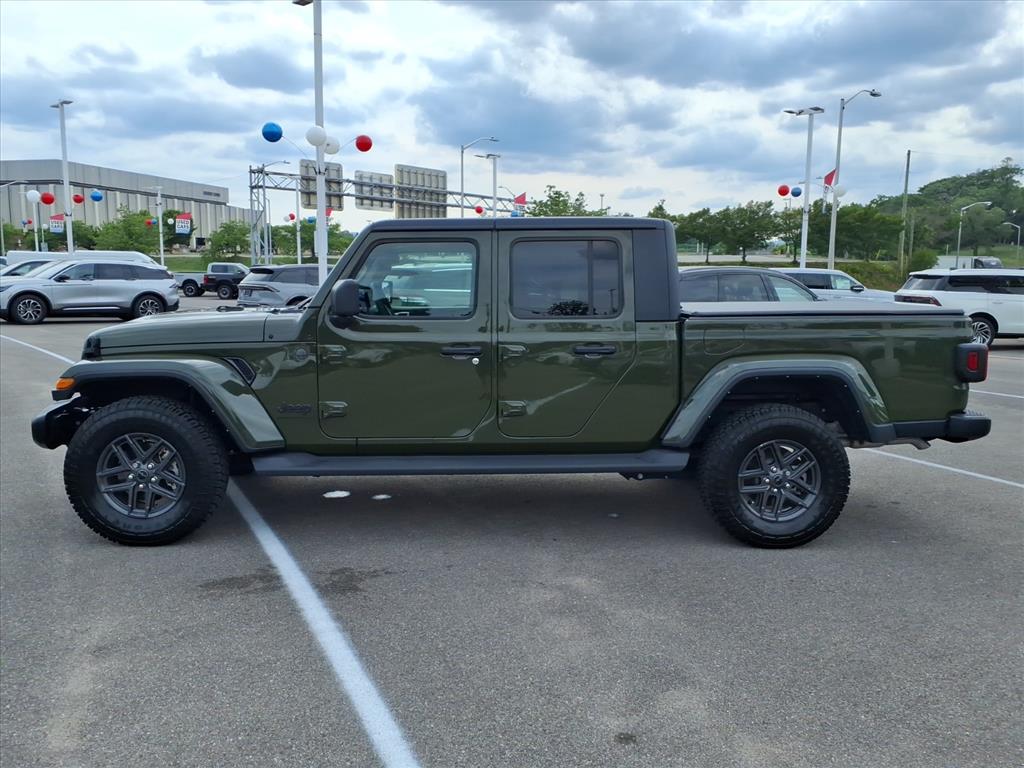 2024 Jeep Gladiator Sport S